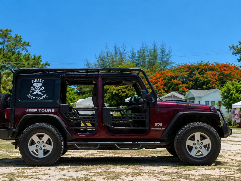 Pirate Jeep Sightseeing Adventure in Nassau